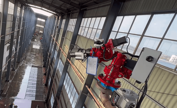 تم الآن تجميع جهاز مراقبة الحرائق ذات التتبع التلقائي بالكامل واختباره وسيتم إرساله قريبًا