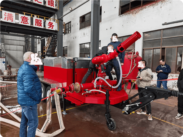 تم الانتهاء من عينة مقطورة مراقبة رغوة الحريق المخصصة.